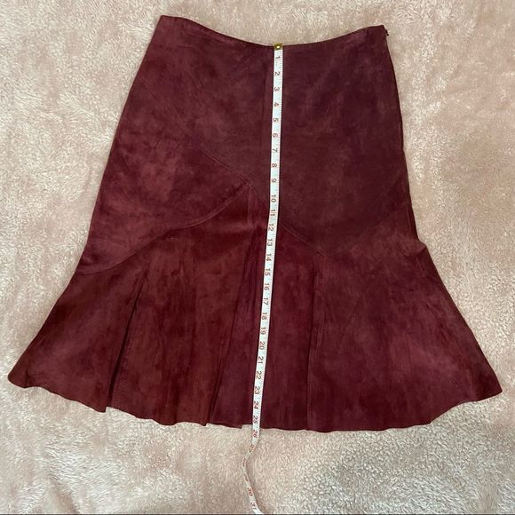 Beautiful suede skirt by brand Ideology. - Picture 10 of 12